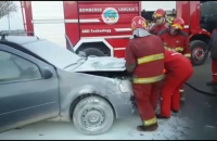 18/16/16 Incendio Vehiclo Calle Darwin y Gob. Deloqui