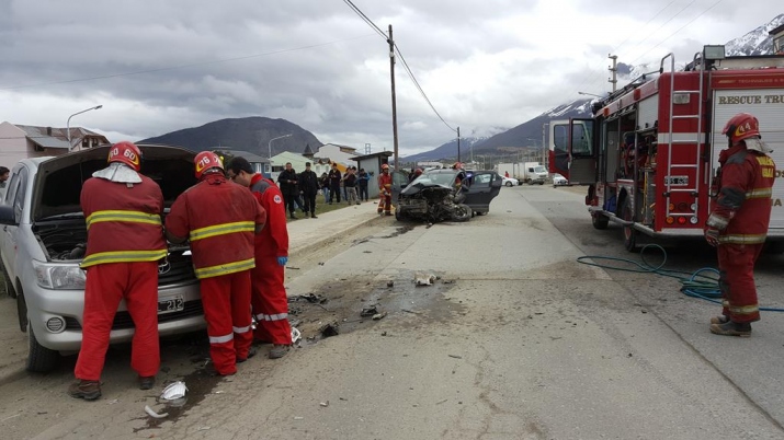 01/10/2016 Violento accidente vehicular  con tres heridos