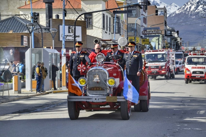 Imágenes del Desfile Cívico Militar 134° Aniversario de Ushuaia 