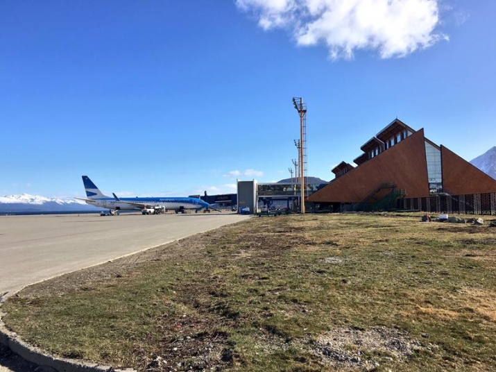 Capacitación en Aeropuerto Internacional de Ushuaia, en RCP ,Uso del DEA y Urgencias Médicas.