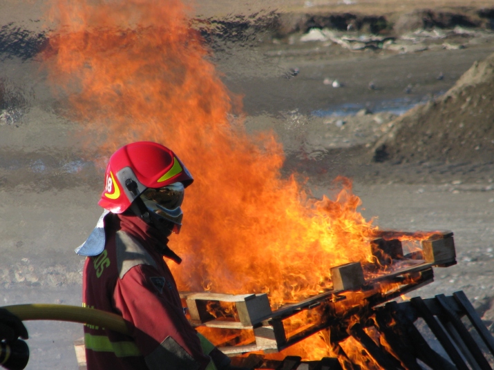 Destacada, Practica de Incendio (Academia Bombero )