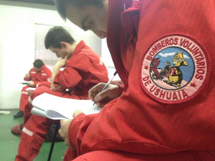 Examen teórico a los Aspirante a Bomberos