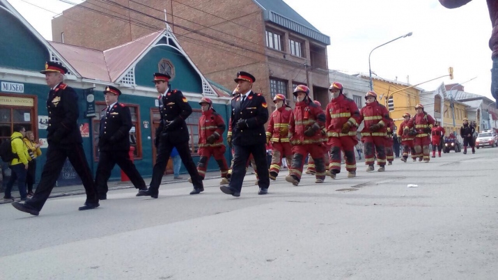 Fotografías del desfile Cívico Militar Aniversario 133° de la ciudad de Ushuaia 