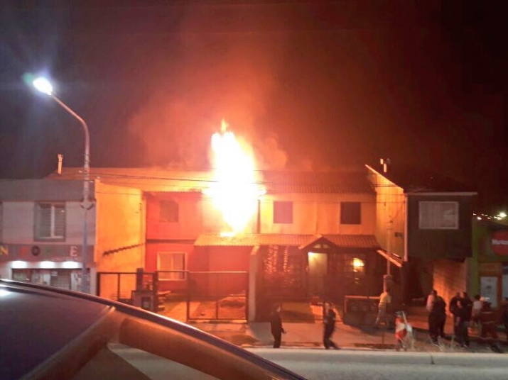 Voraz Incendio en una vivienda en calle Magallanes al 1700