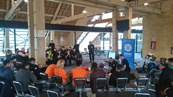 Jornada de entrenamiento de RCP y Uso de DEA en el Aeropuerto Internacional Malvinas Argetina