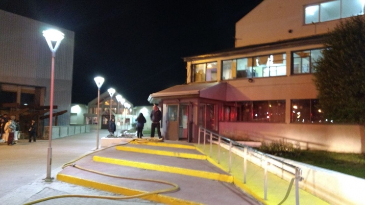 Principio de incendio en Polideportivo Augusto Lasserre 